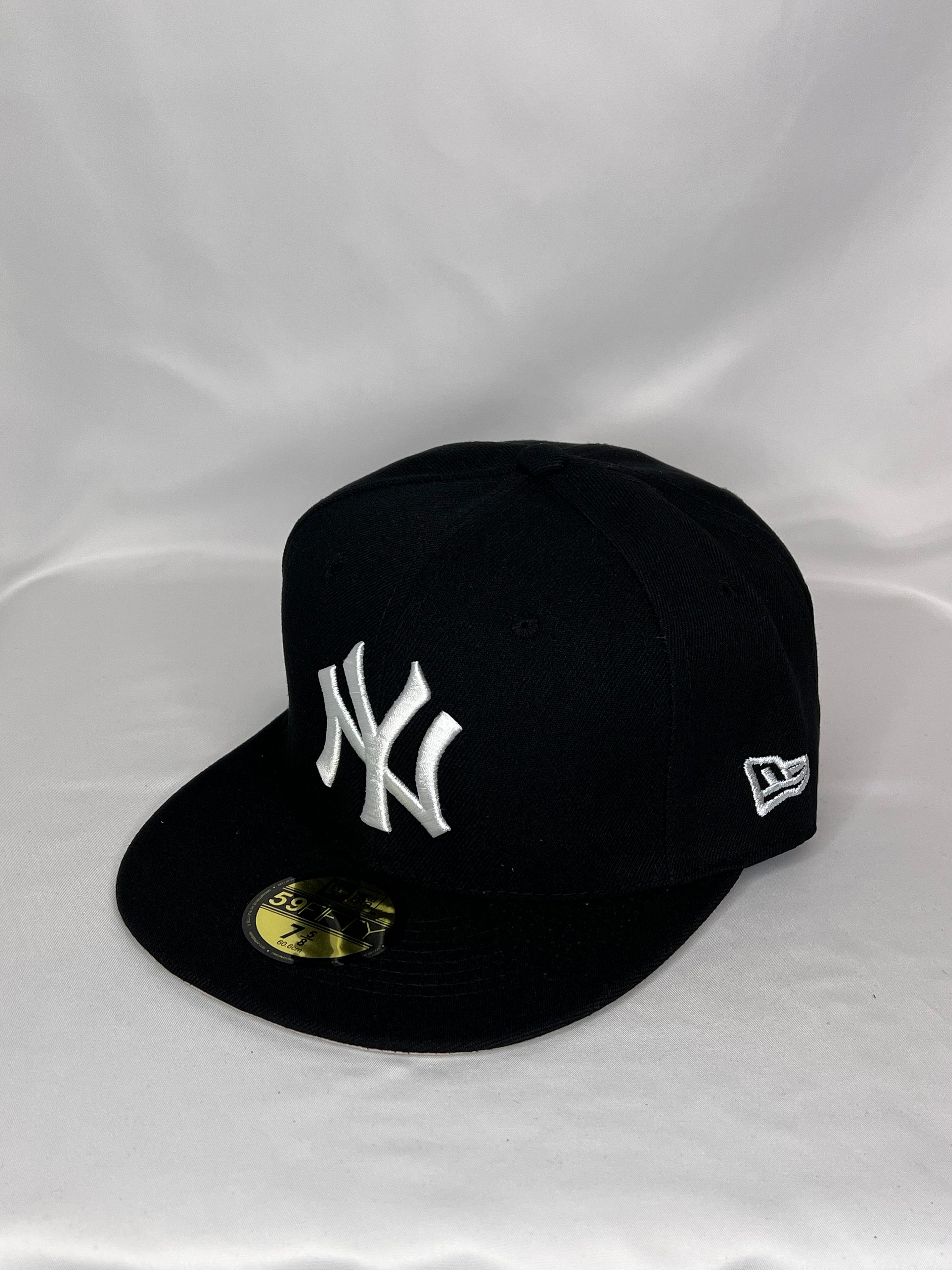 New York Yankees MLB New Era 59FIFTY Fitted Hat Statue Of Liberty Patch