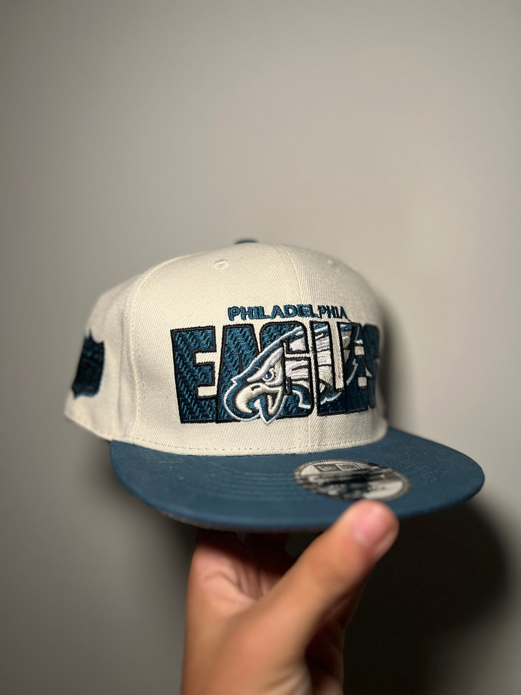 New Era Exclusive 9Fifty Snapback | White & Green Philadelphia Eagles Edition