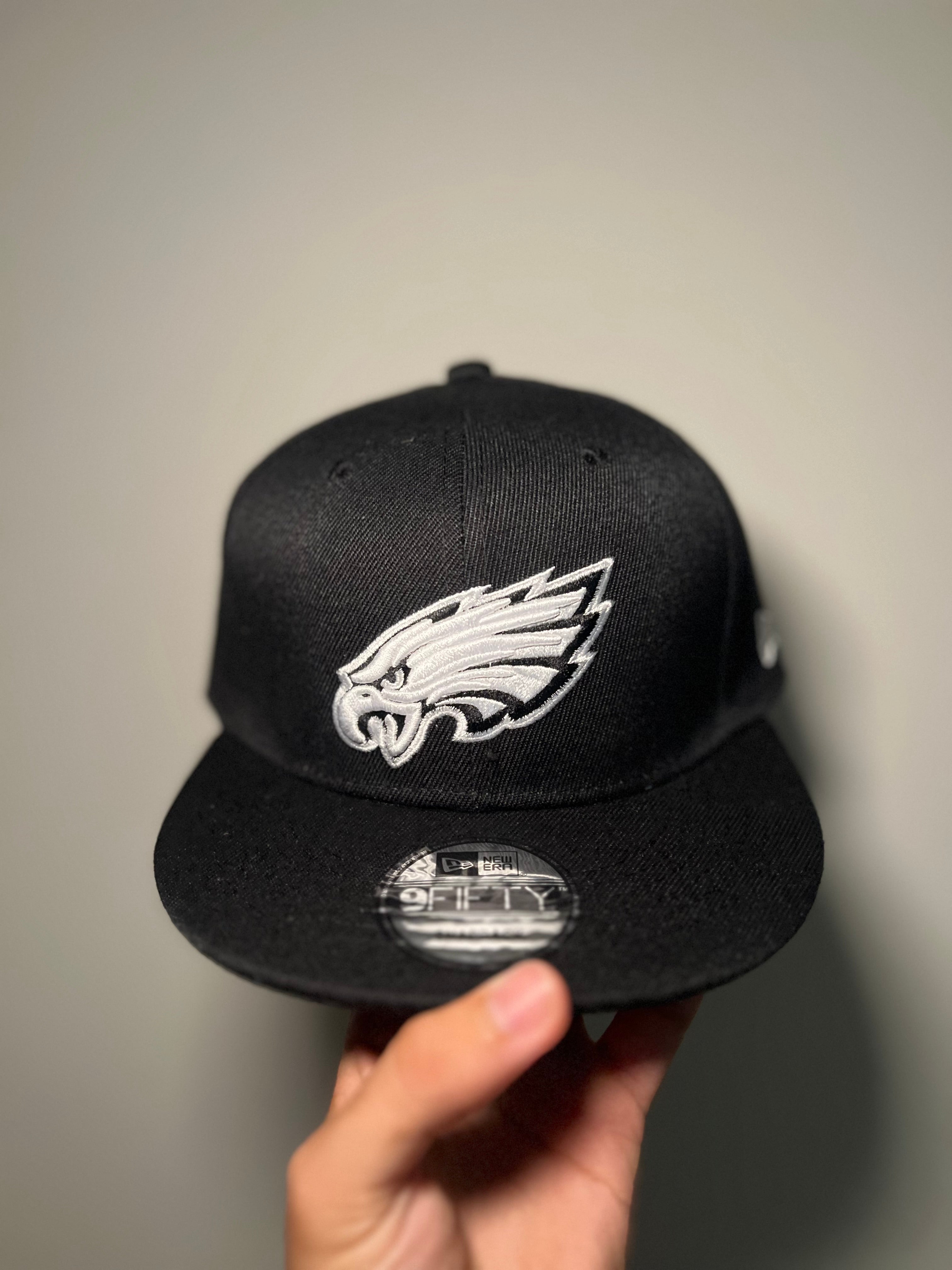 New Era Exclusive 9Fifty Snapback | Black Philadelphia Eagles Edition