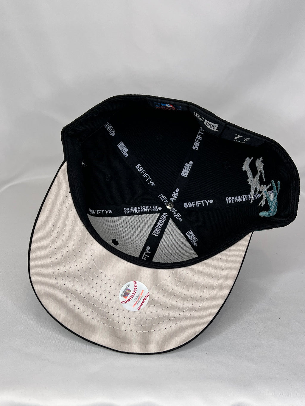 New York Yankees MLB New Era 59FIFTY Fitted Hat Statue Of Liberty Patch