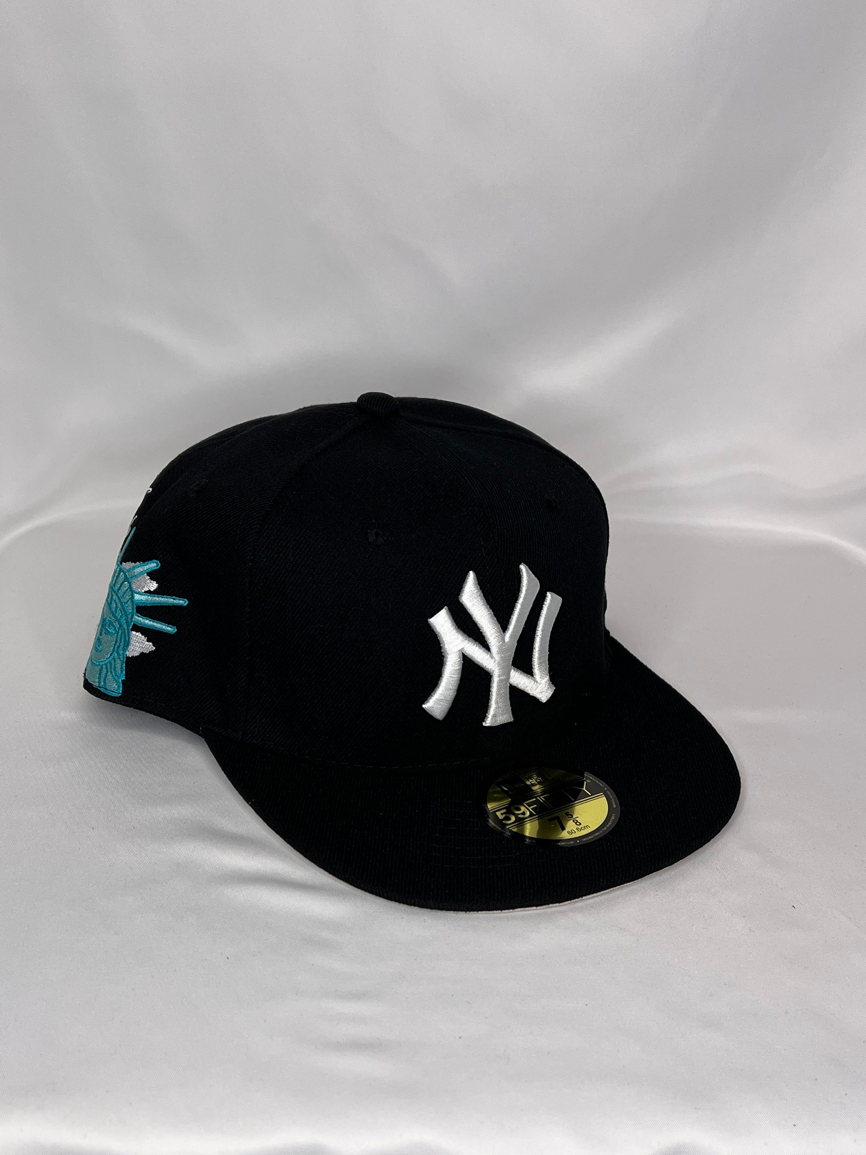 New York Yankees MLB New Era 59FIFTY Fitted Hat Statue Of Liberty Patch