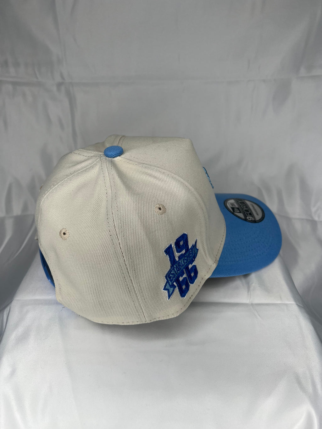 Chicago Bulls NBA New Era 9Forty Snapback White and Blue 1966 patch - White & Blue Edition