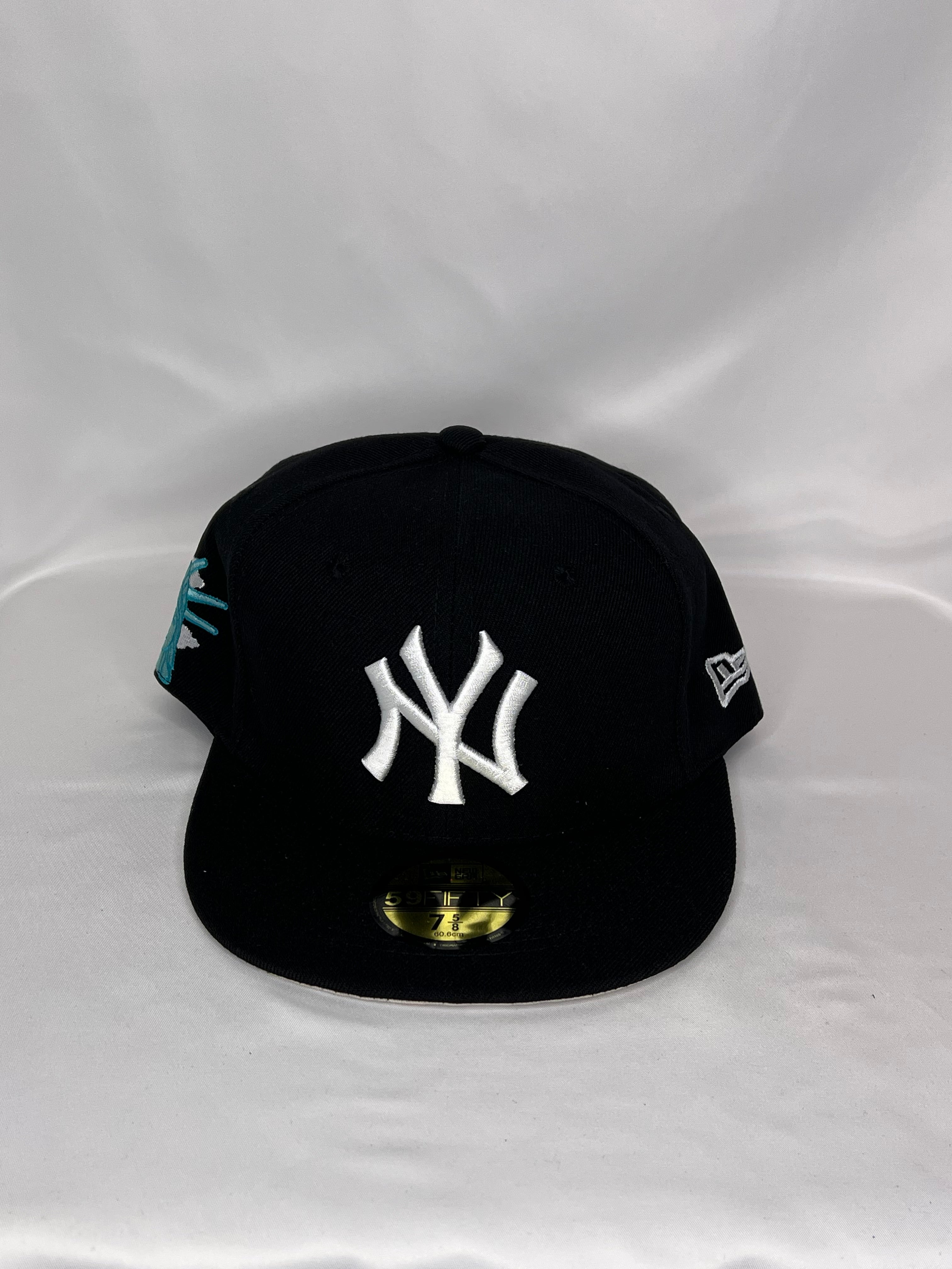 New York Yankees MLB New Era 59FIFTY Fitted Hat Statue Of Liberty Patch