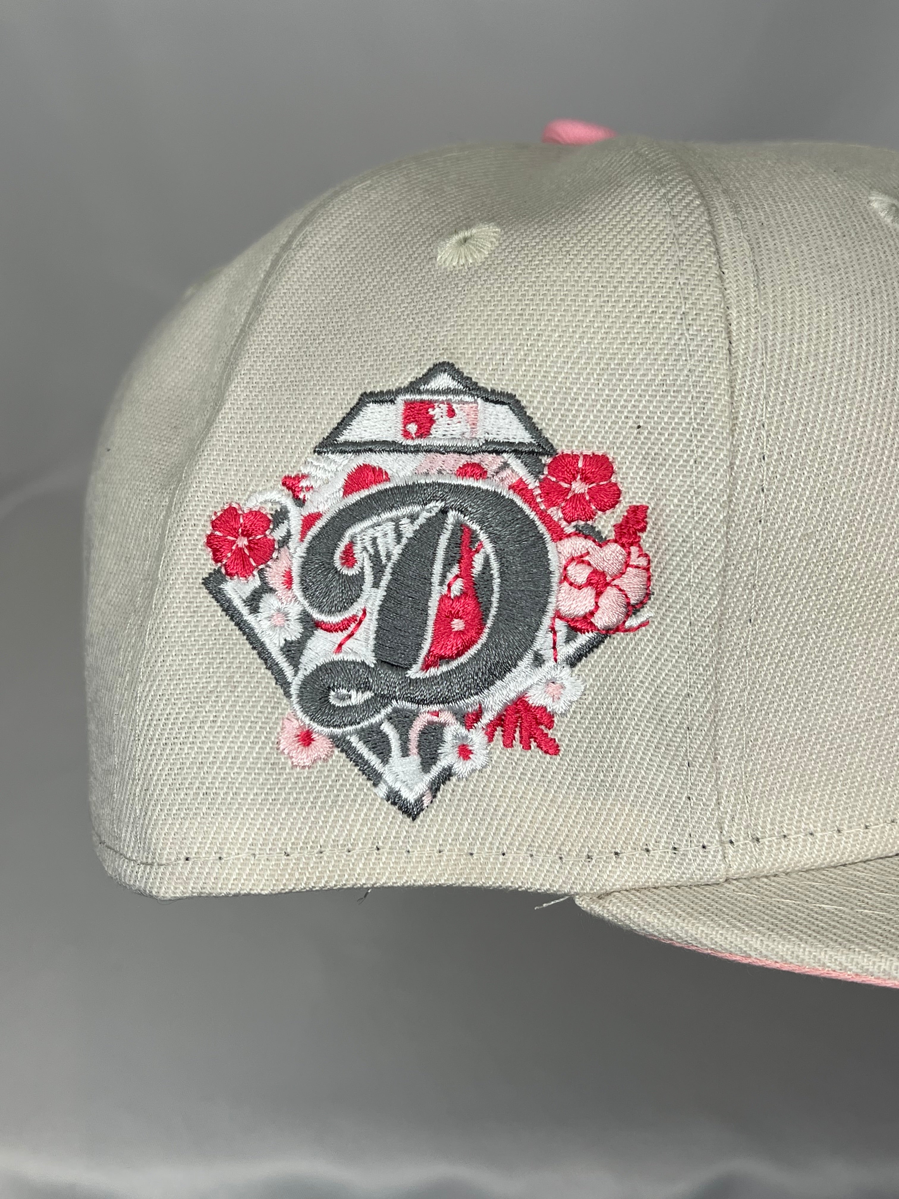 Los Angeles Dodgers MLB New Era 59FIFTY Fitted Hat Sakura D Patch