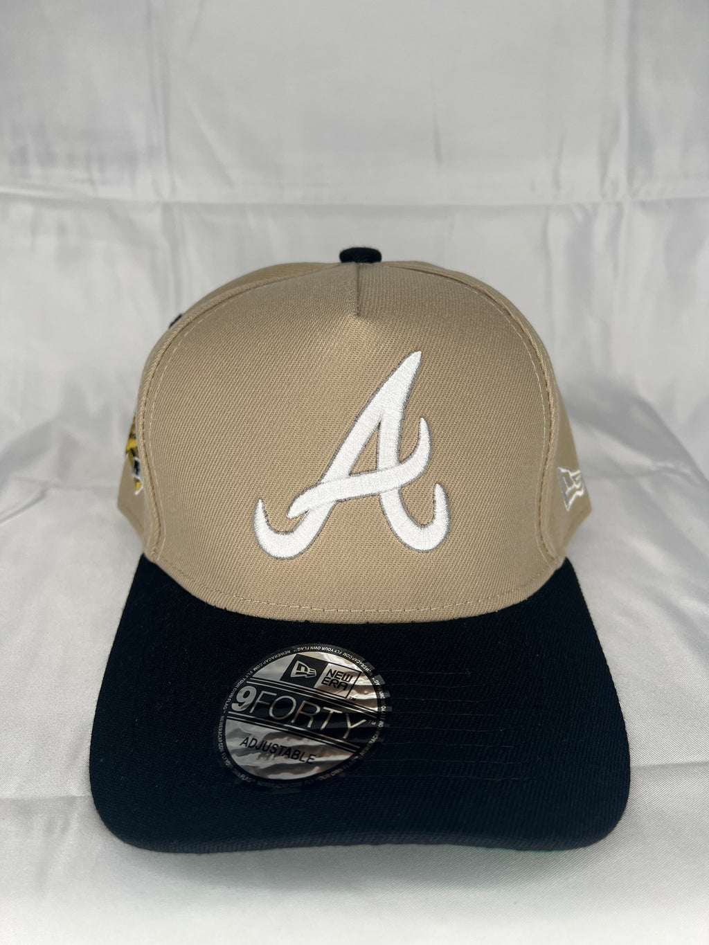 Atlanta Braves MLB New Era 9Forty  A-Frame Snapback 1996 World Series Patch - Beige & Black Edition