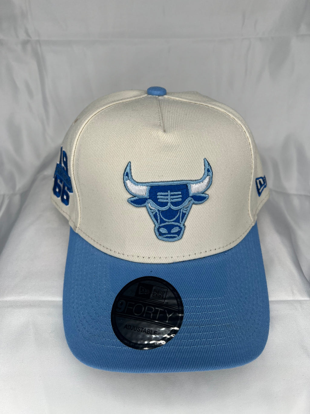Chicago Bulls NBA New Era 9Forty Snapback White and Blue 1966 patch - White & Blue Edition