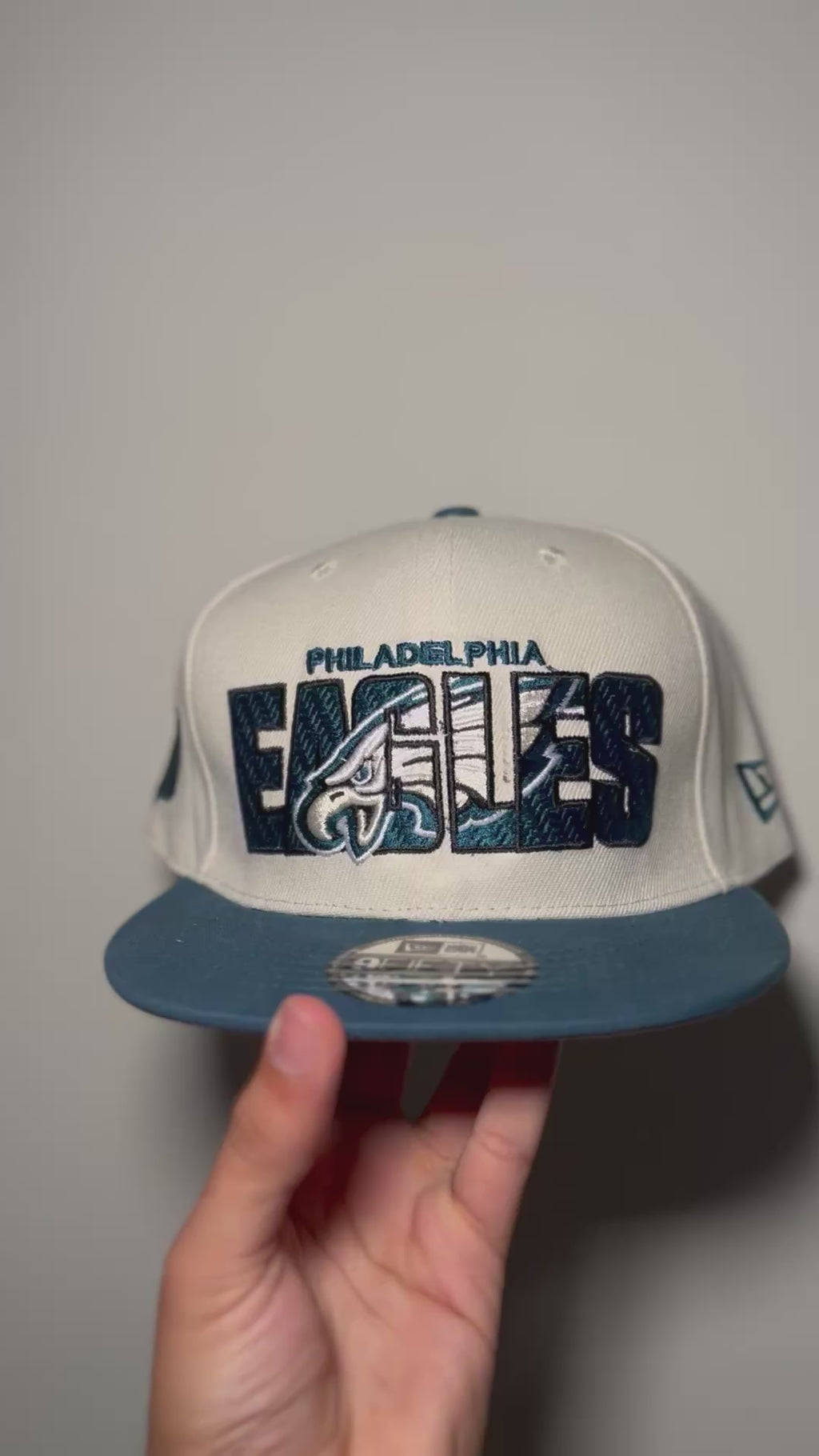 New Era Exclusive 9Fifty Snapback | White & Green Philadelphia Eagles Edition